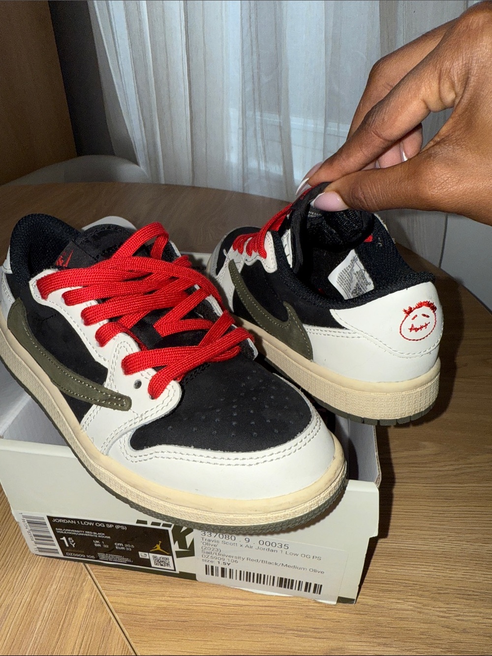 Travis Scott x Air Jordan 1 low OG Ps “ Olive”